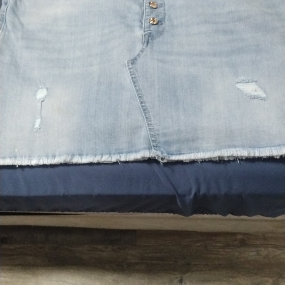 Seven7 denim / jean skirt - Picture 5 of 5